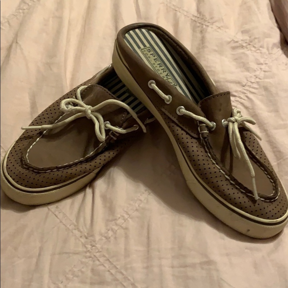 ⚜️GUC tan ladies SPEERY slides